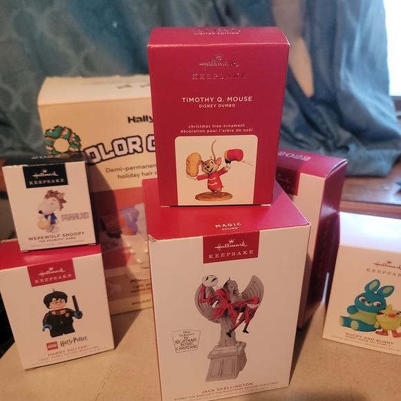 Hallmark Keepsake Ornaments Collection - Picture 1 of 3